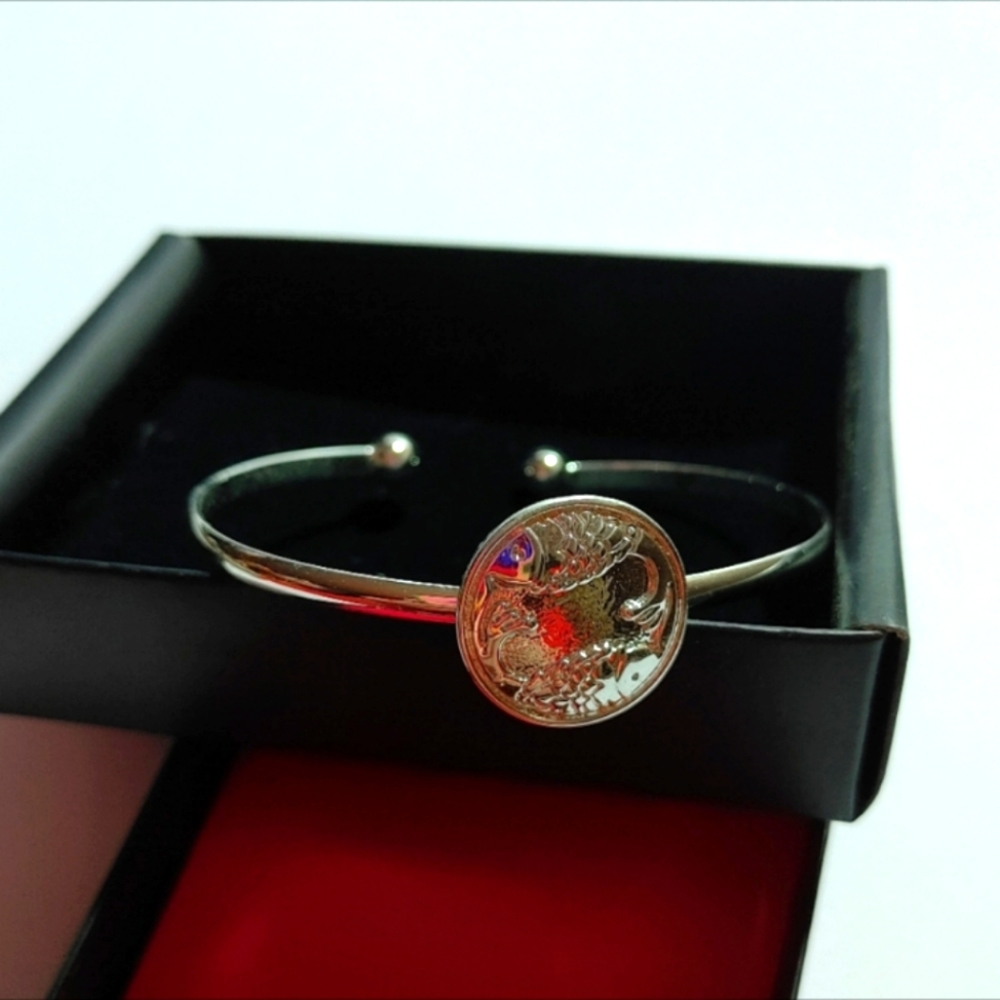 AVON - HOROSCOPE CUFF BRACELET
